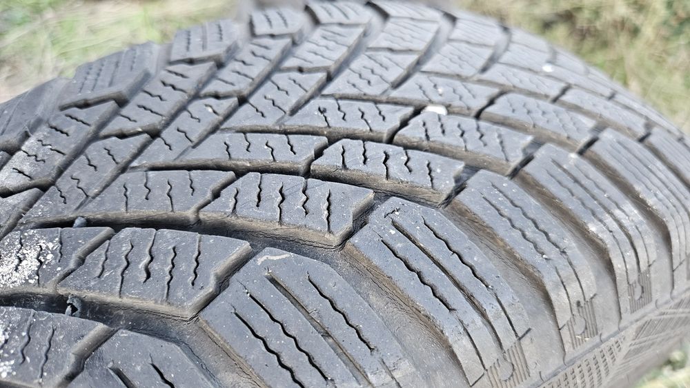 2бр гуми 185 65 15 континентал