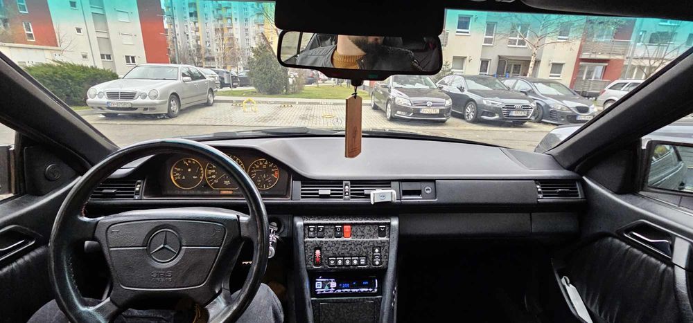 Mercedes  Benz C124 ( W124)