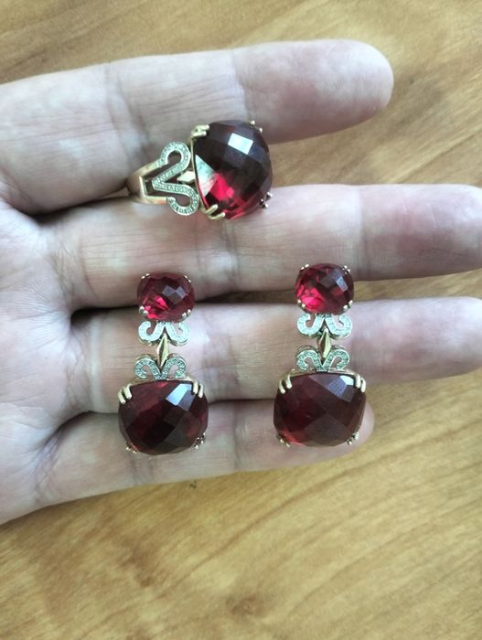 Продам комплект общ вес 22 гр