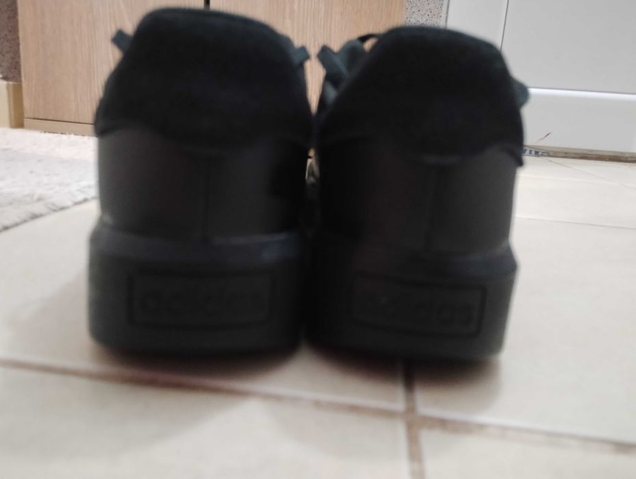 Спортни дамски обувки adidas, ЧЕРЕН Цвят