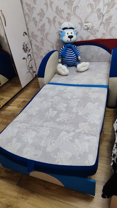 Продам детское кресло - кровать