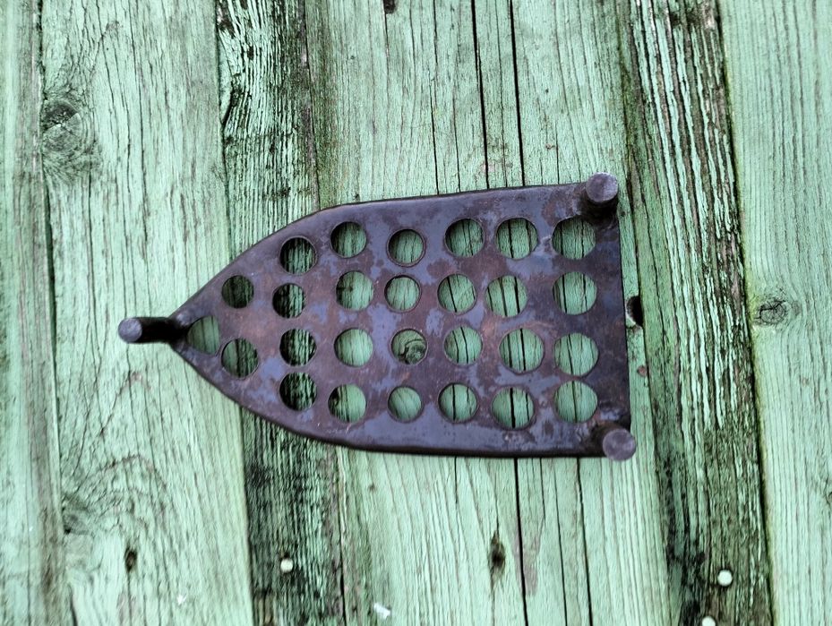 Желязна поставка за ютия