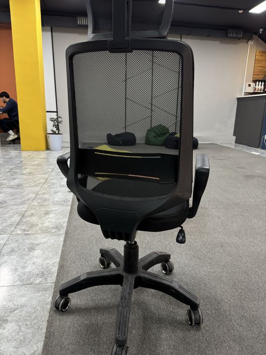 Распродажа офисных мебелей