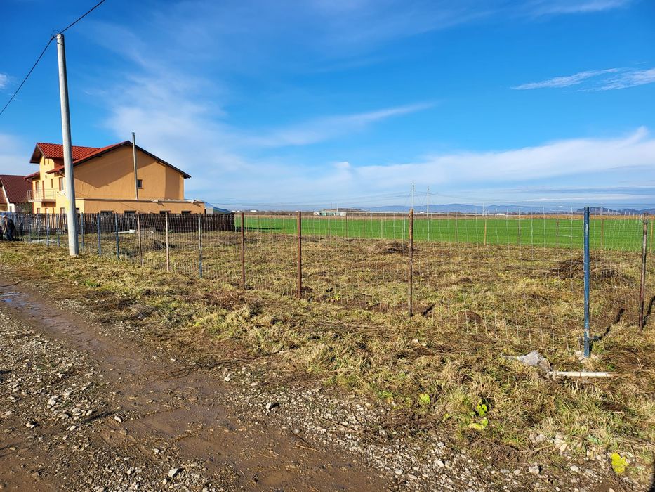 Teren de vânzare in Sacele, strada Mercur, nr. 239, 2 parcele alăturate de teren intravilan – 778 mp în total (sau 389 mp individual)