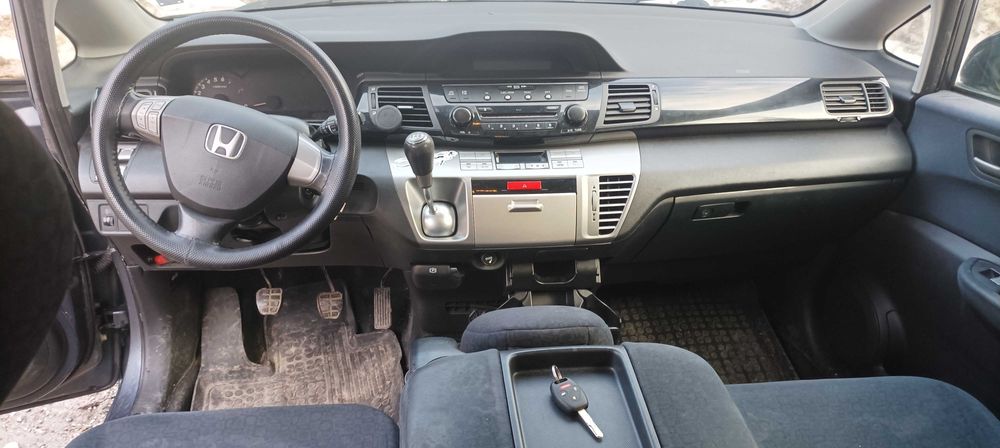 Honda FRV на части