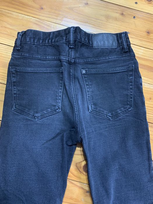 Vând blugi H&M negrii mărimea 29 condiție 8/10