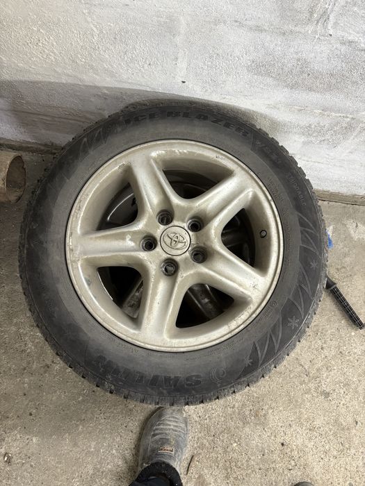 Резина зимняя вместе с дисками