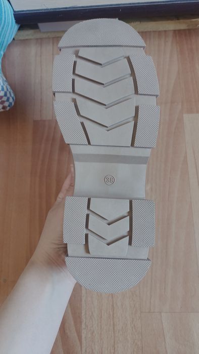 Продам новые лоферы