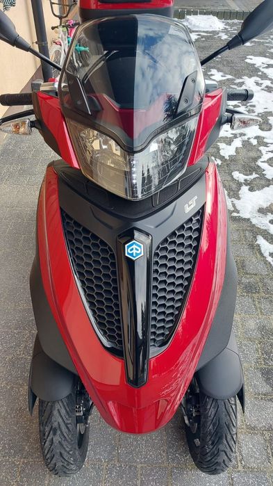 Piaggio MP3 LT Yourban motor 300cm Se conduce cu Cat B- Frana  pedala