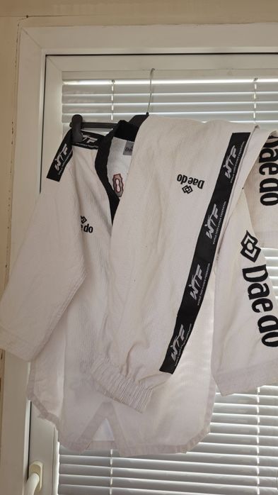 Кимоно за Таекуондо DAE DO + 2 колана - Taekwondo daedo
