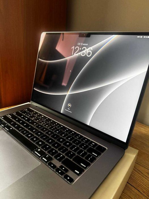 MacBook Air 15 M3 8/512