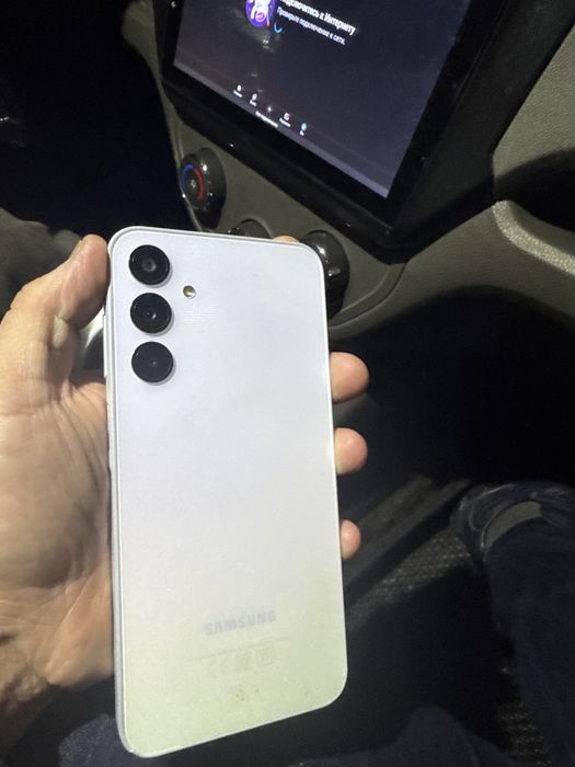 Срочно продам телефон в хорошем состояни