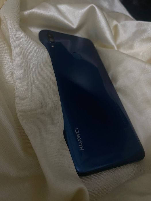 Huawei Y6 на 32гб