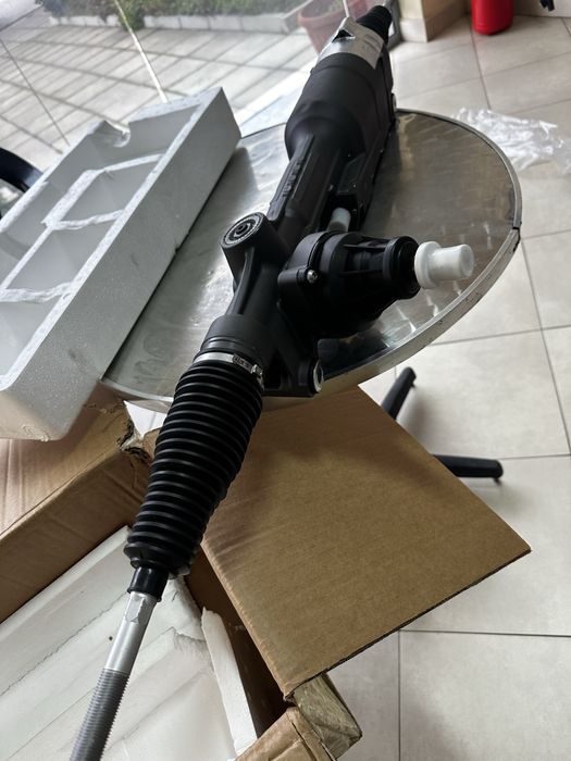 Електрическа рейка НОВА  ГАРАНЦИЯ Q7 Q8 Cayenne lll. 15. 4M0.909.144E.