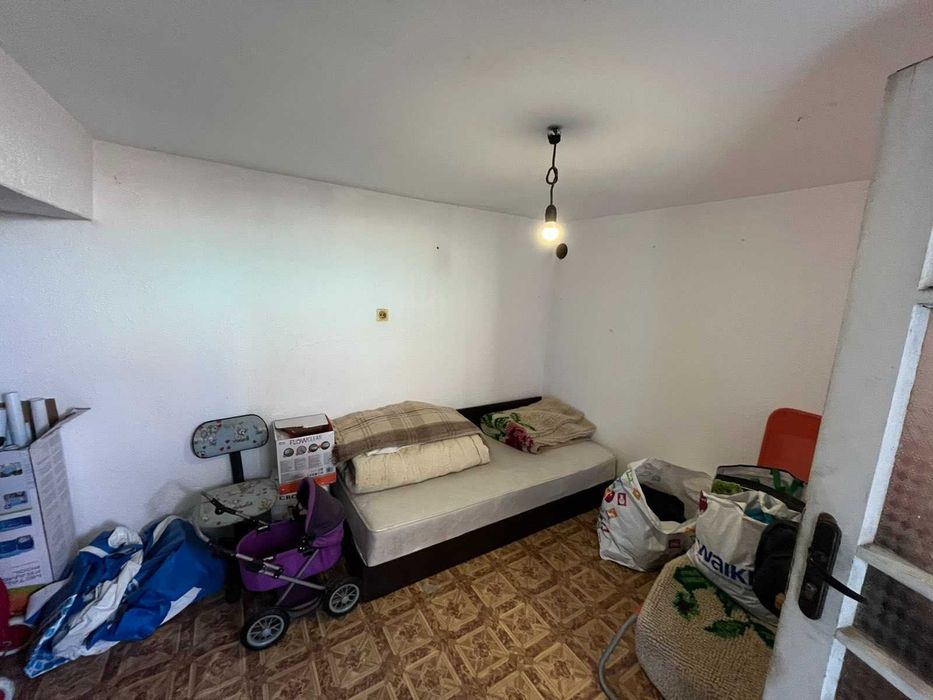 Етаж от къща за продажба в гр. Нови Пазар