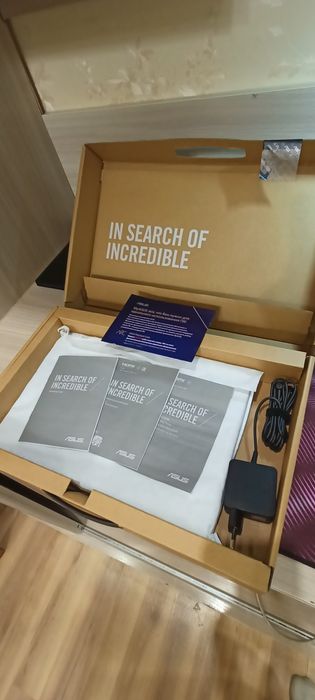Новый, на гарантии ультрабук Asus VIVOBOOK