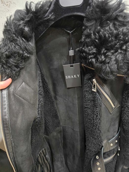 Срочно торг! Продам дубленку shaky 44 размер.