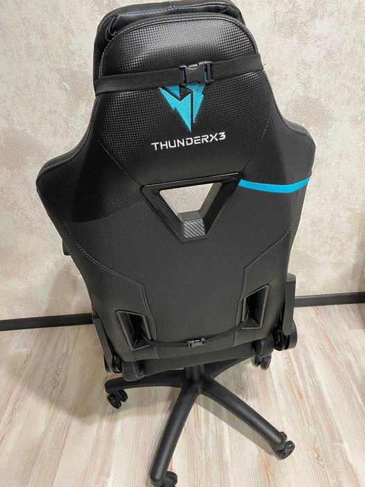 Продам кресло Thunder X3