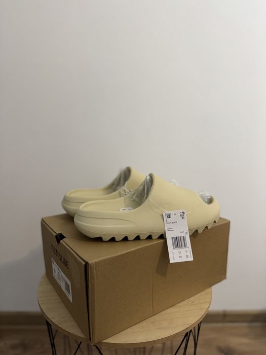 Papuci Adidas Yeezy Slide
