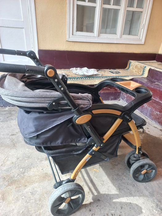 Kolyaska sotiladi narxi zor