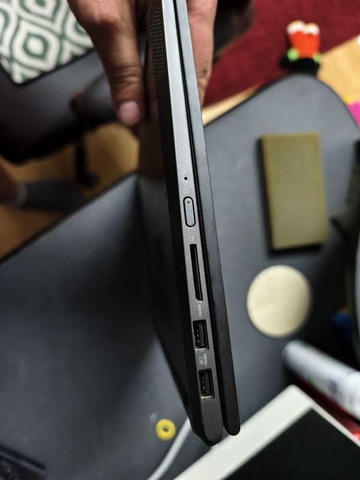 Vând Sau Schimb Leptop Cu Thouch Lenovo