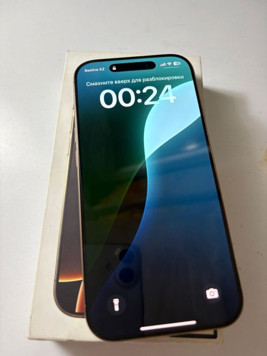 Продам айфон 16 про