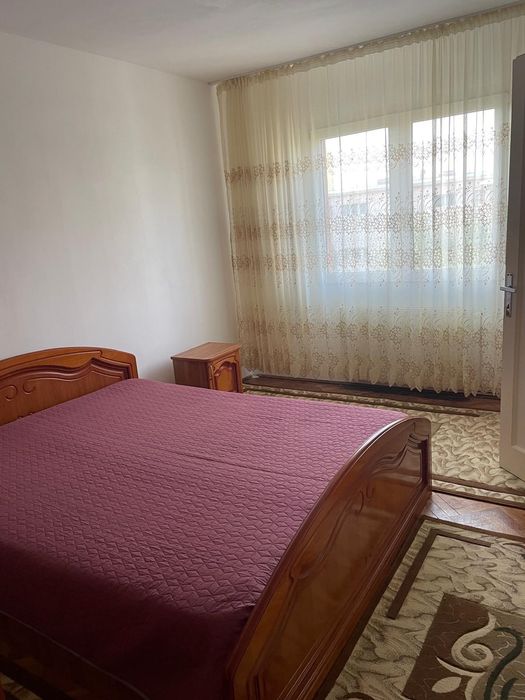 Proprietar ofer apartament pentru inchiriere