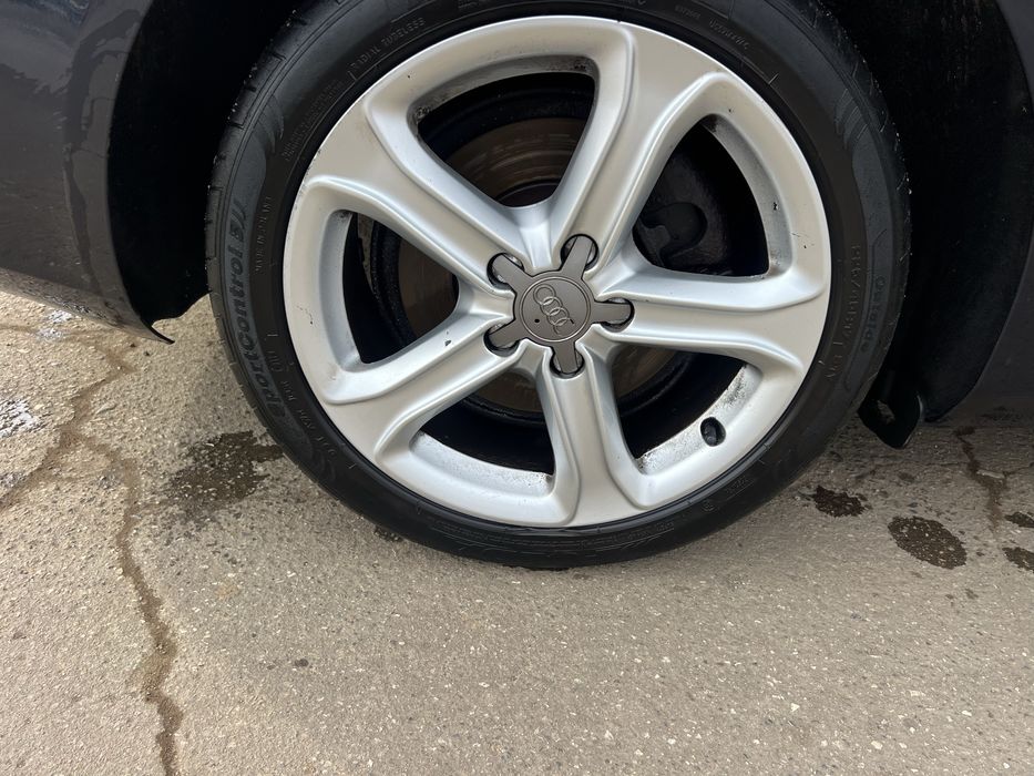 AUDI A4 B8,5 2,0TDI 140к.с 2012г НАЧАСТИ