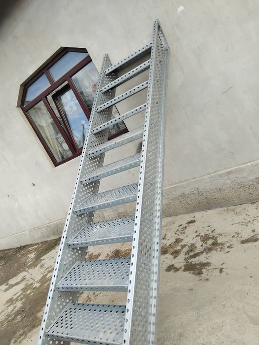 Scări zincate 90x27