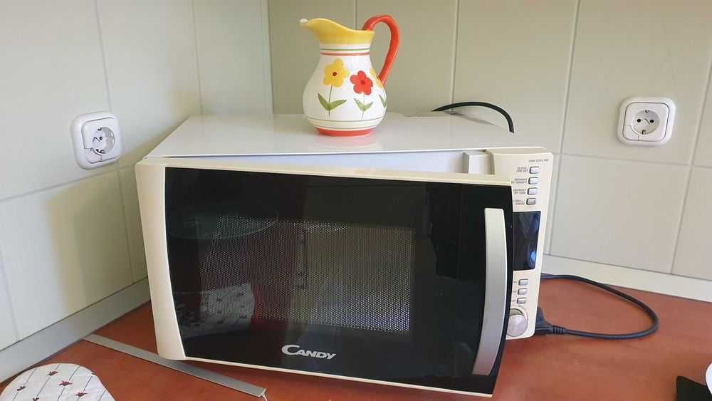 Cuptor microunde Candy