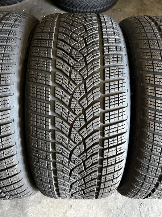 4 anvelope iarna 245/45/18 , 100 H , GoodYear , DOT 2025 , 7.4 mm !