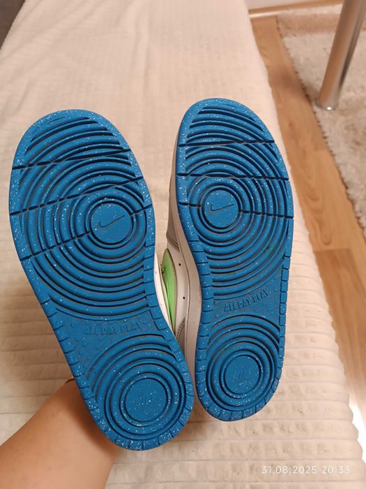 Маратонки nike court borough low