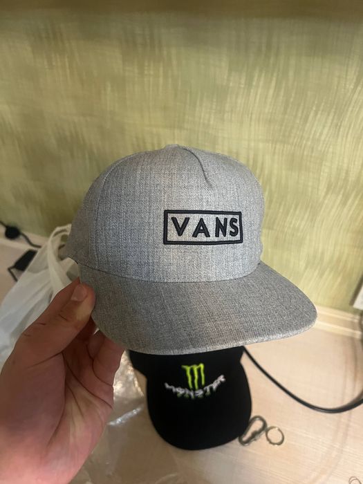Удобные кепки VANS