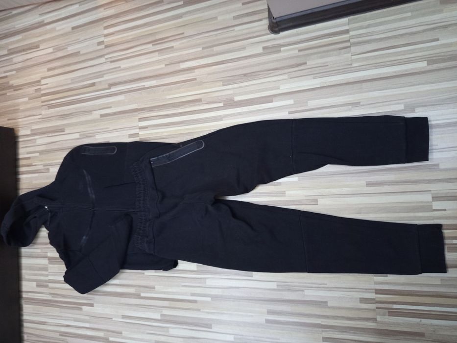 Комплект NIKE TECH,размер S,цена 50лв