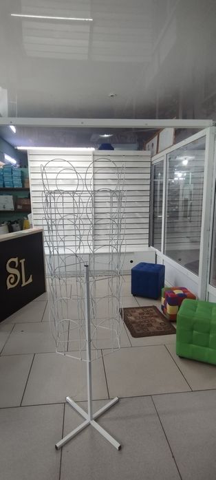 Продам три  ветрины использовались для детской обуви.