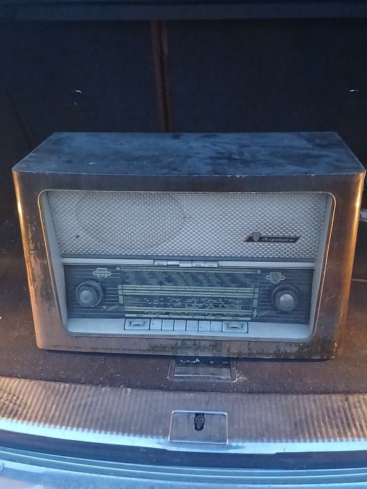 Radio vechi nu pre ma pricep  lam adus din Germania