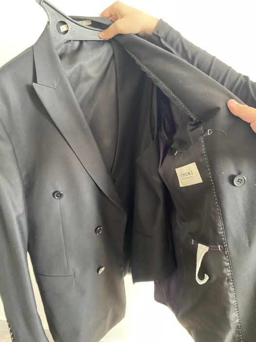 В срочной Продаже Костюм