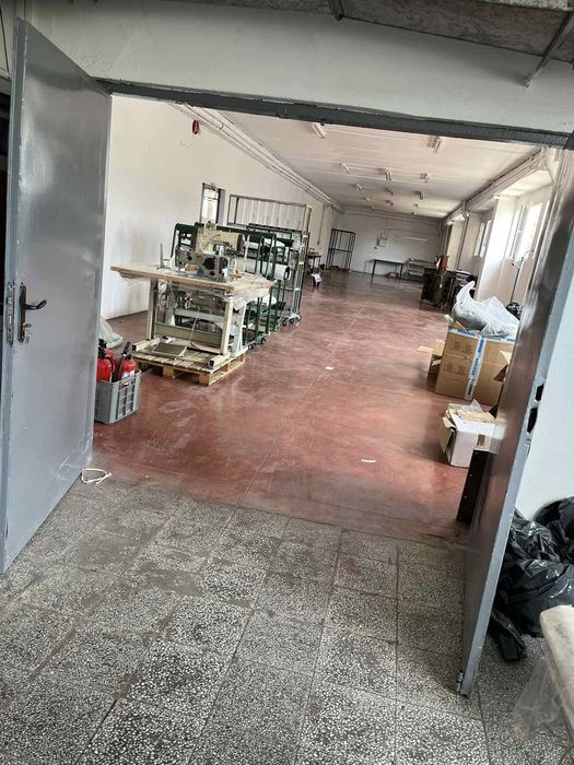 Дава се под наем Промишлена сграда в Дупница - 775 кв.м за 1989 € - Снимка #1