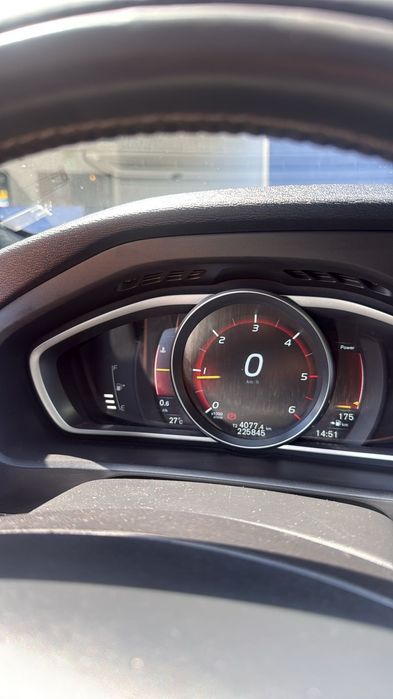 VOLVO V40 2015 — imagine 4