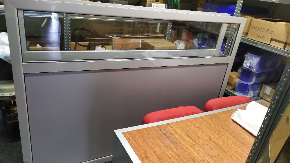 Продавам алуминиеви прегради/паравани на колелца