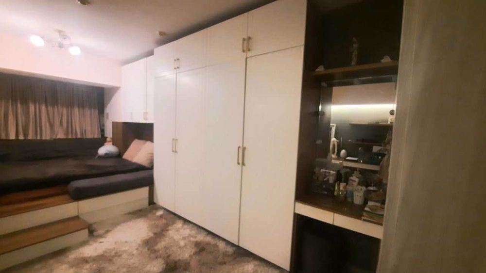 Продается  4\3\9 103 m2  ц-1  в центр города дом кирпичный !!