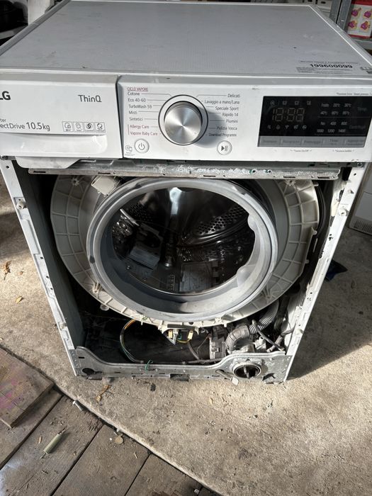 Masina de spalat 10,5 kg incompleta perfect functionala