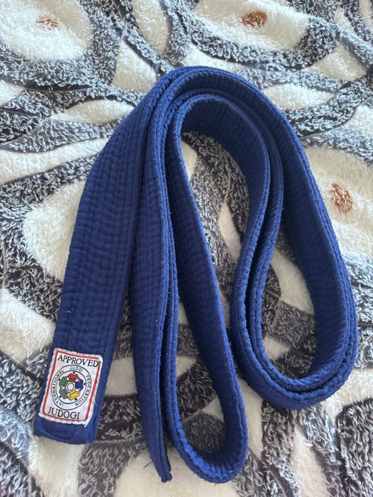 Синий пояс для дзюдо