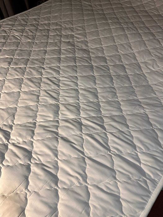 Матрак 160/200/6 см – в отлично състояние (втора употреба)