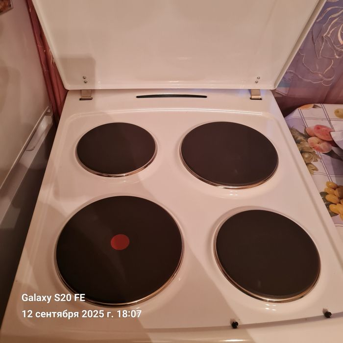 Продам  кухонную плиту HANSA