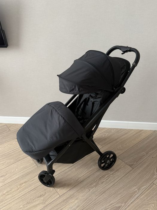 Продаю прогулочную коляску Tutis jogo+