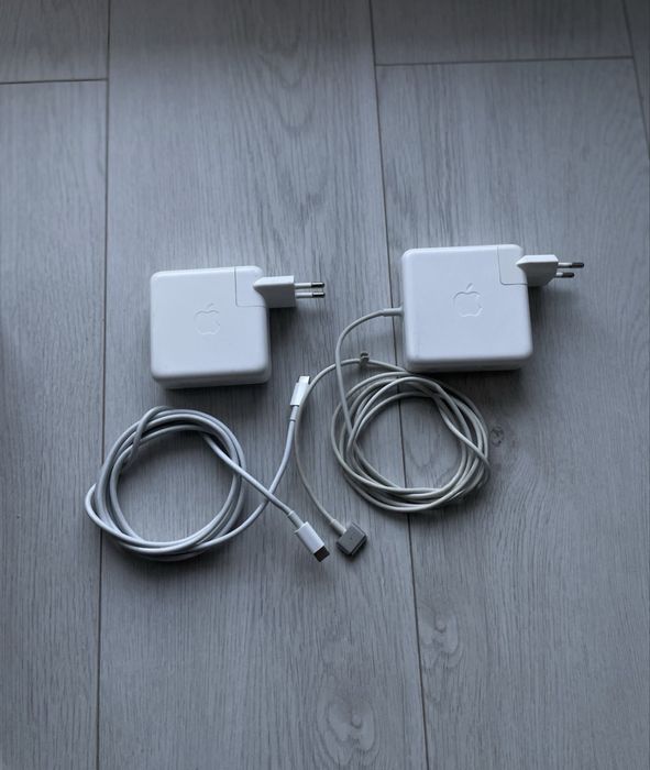 • Incarcator • Macbook • Air / Pro •