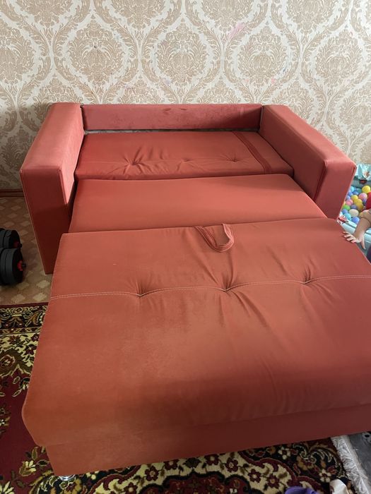 Диван сатылады!