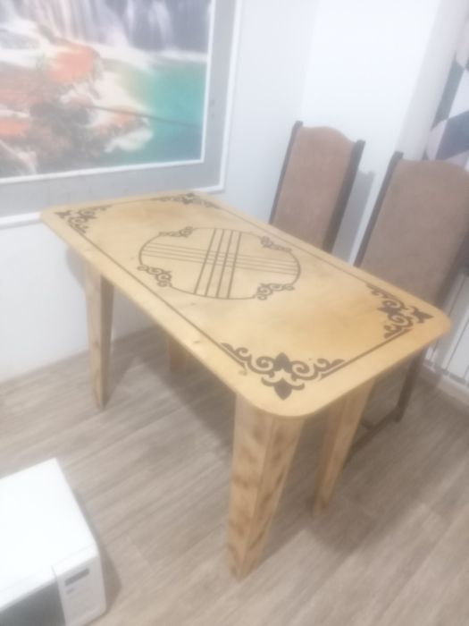 Срочно продам стол кухонный