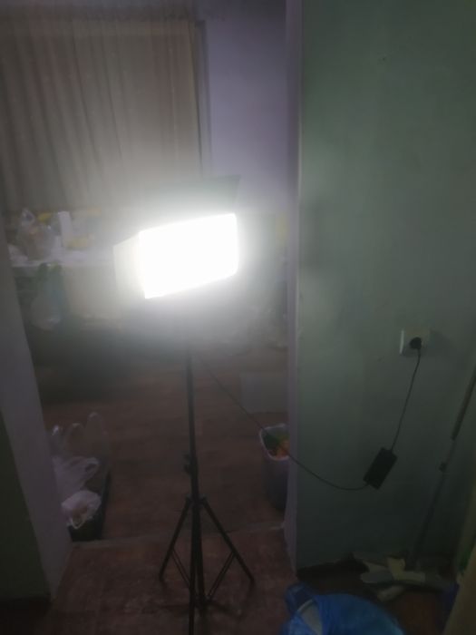 Продам Лед Лампу новую